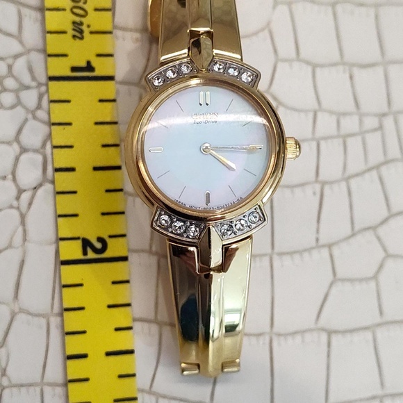 More Rare Near New Citizens Elegant Classic Ladies Eco Drive Gold Finish Dress W - Picture 3 of 13